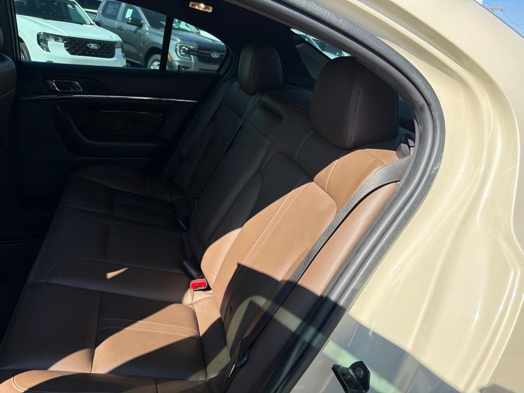 2014 Lincoln MKS Base