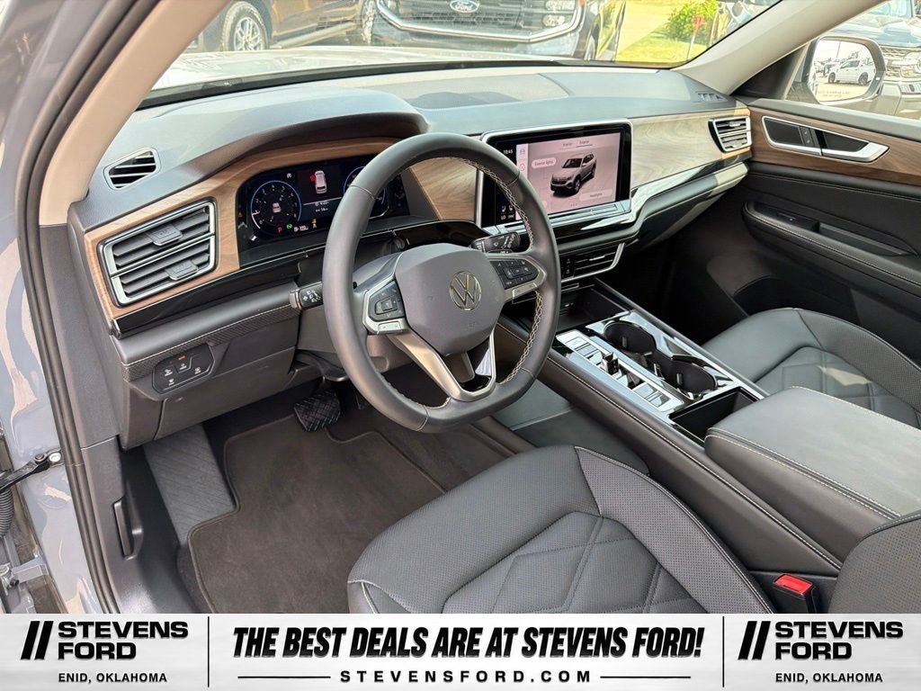 2025 Volkswagen Atlas 2.0T SE w/Technology