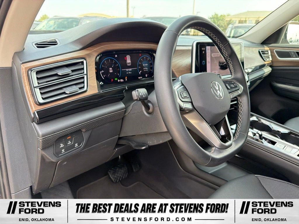 2025 Volkswagen Atlas 2.0T SE w/Technology