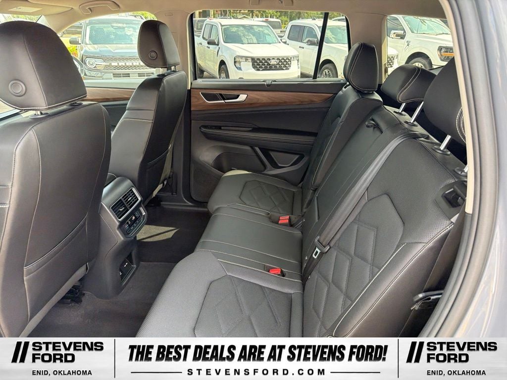 2025 Volkswagen Atlas 2.0T SE w/Technology