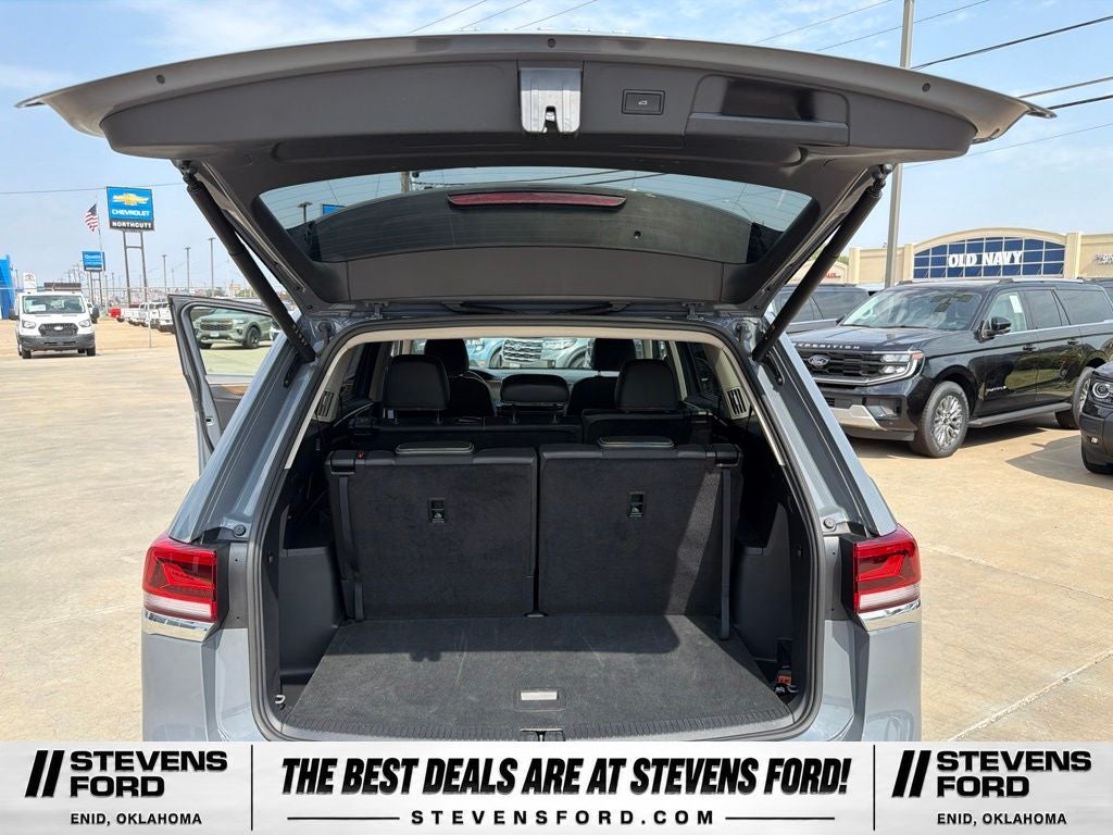 2025 Volkswagen Atlas 2.0T SE w/Technology