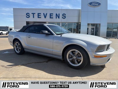 2005 Ford Mustang GT Deluxe