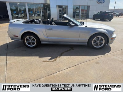 2005 Ford Mustang GT Deluxe