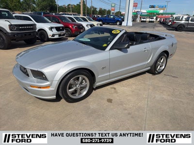 2005 Ford Mustang GT Deluxe