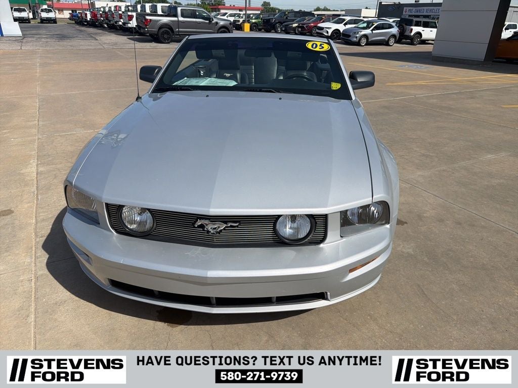 2005 Ford Mustang GT Deluxe