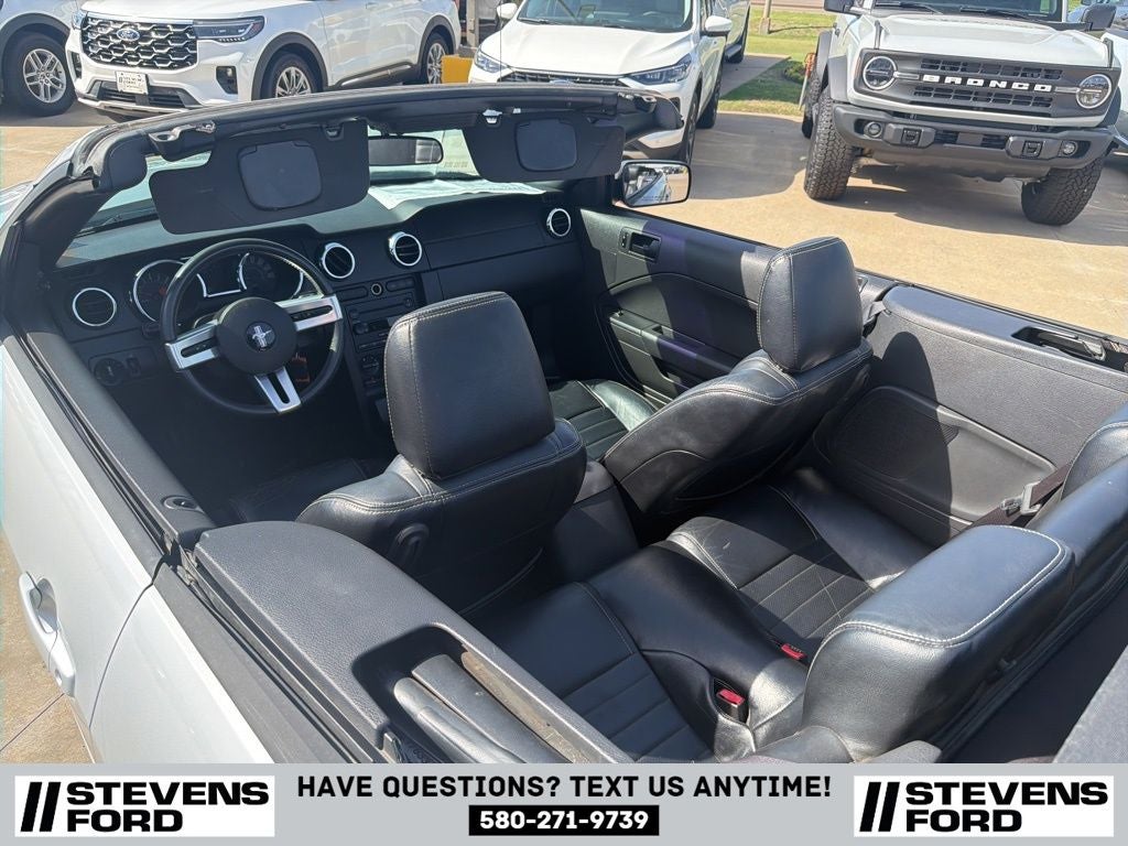 2005 Ford Mustang GT Deluxe