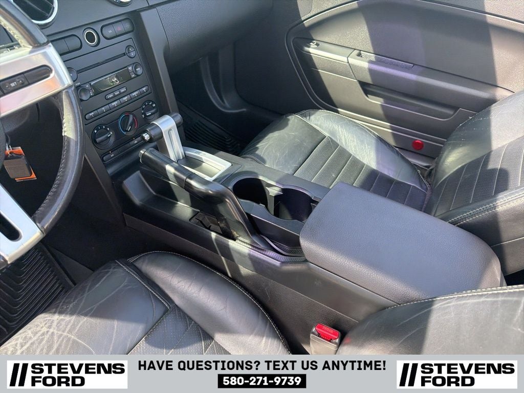 2005 Ford Mustang GT Deluxe