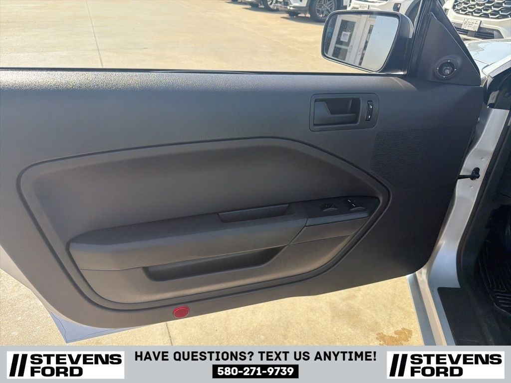 2005 Ford Mustang GT Deluxe