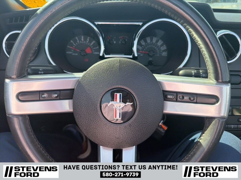 2005 Ford Mustang GT Deluxe