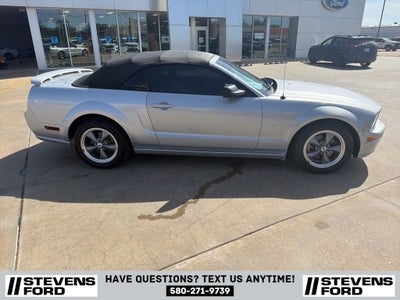 2005 Ford Mustang GT Deluxe