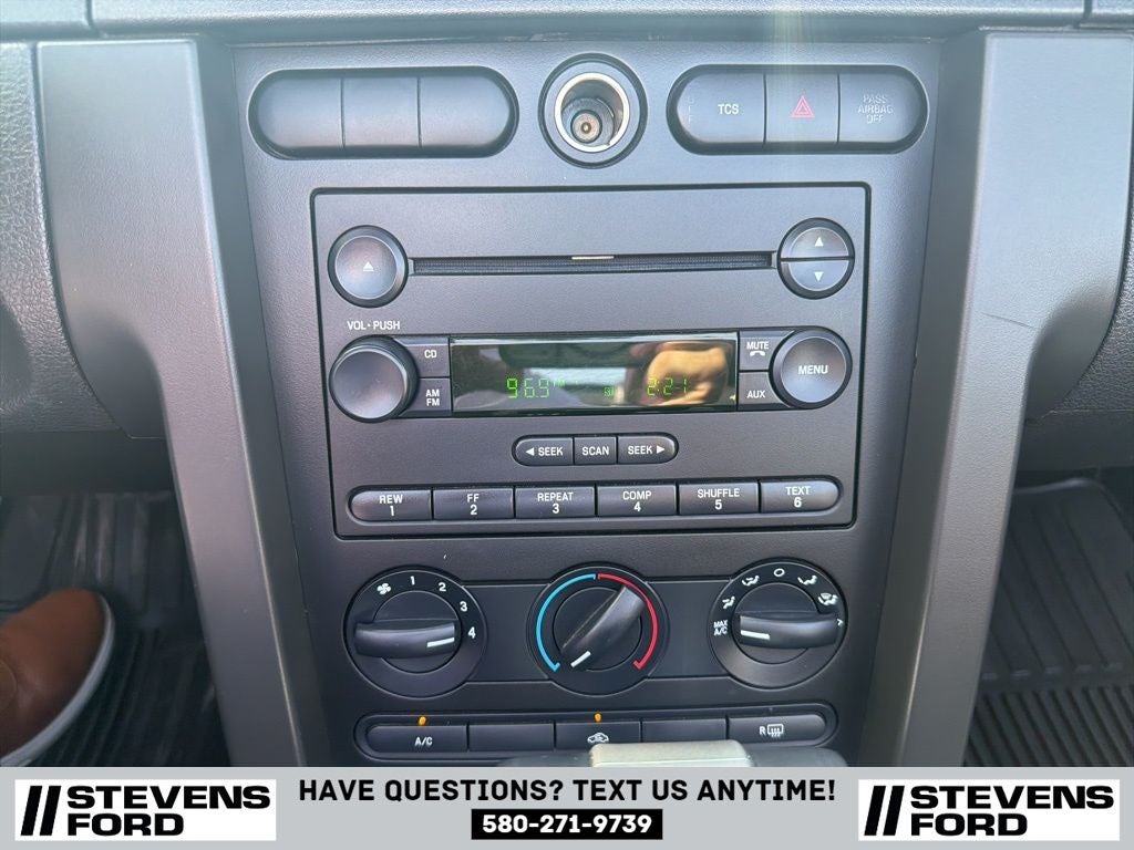 2005 Ford Mustang GT Deluxe