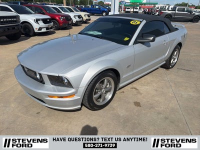 2005 Ford Mustang GT Deluxe