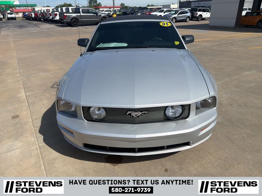 2005 Ford Mustang GT Deluxe