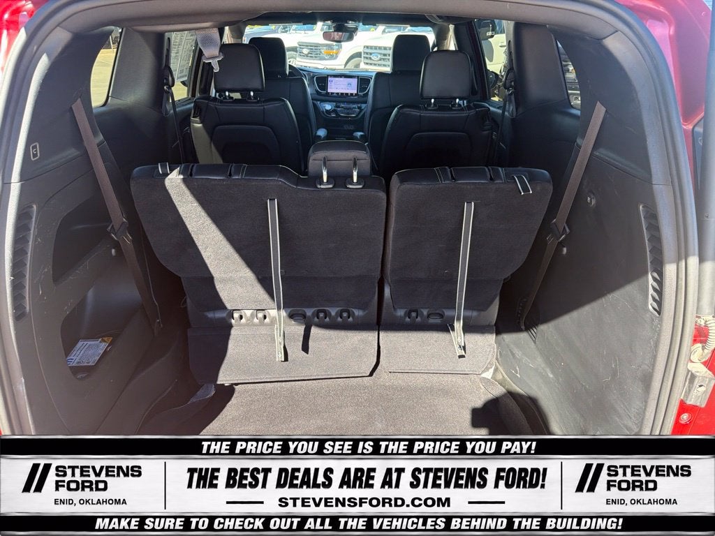 2025 Chrysler Pacifica Select