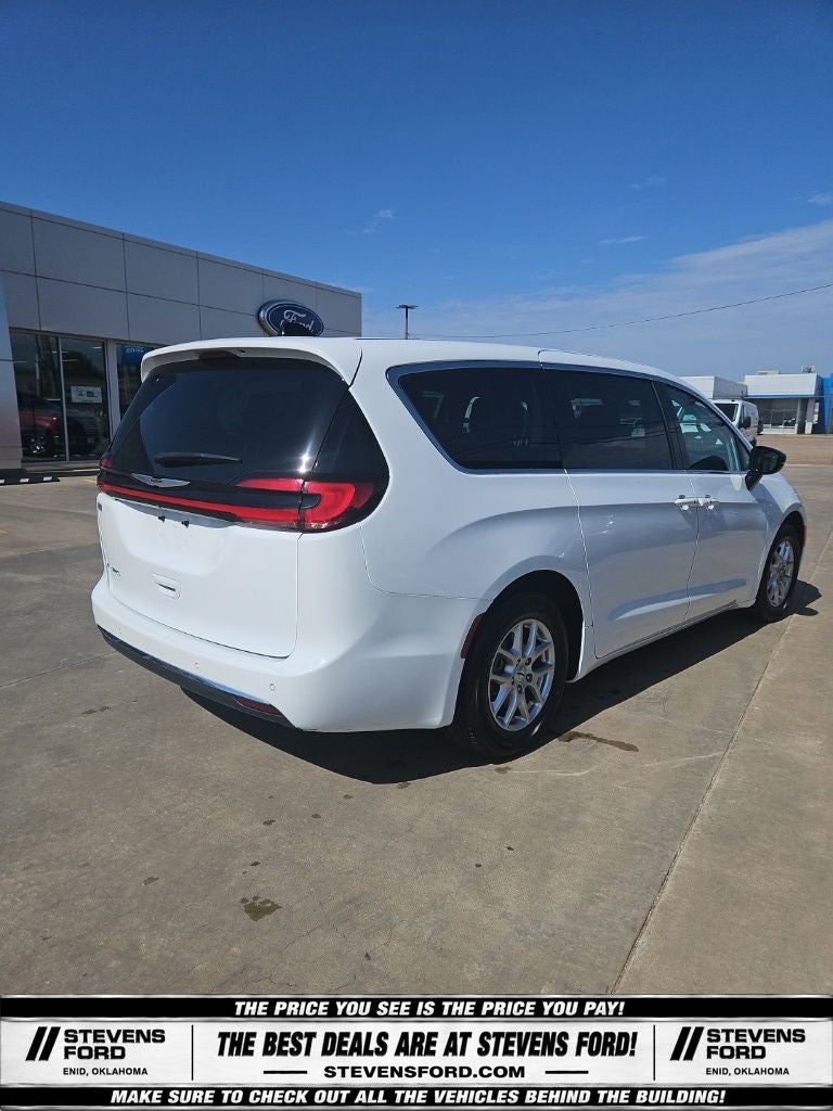 2024 Chrysler Pacifica Touring L
