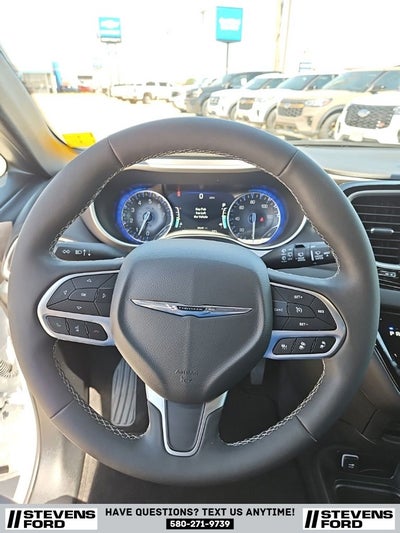 2025 Chrysler Pacifica Select