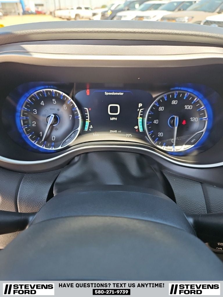 2025 Chrysler Pacifica Select