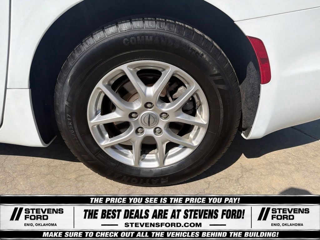 2025 Chrysler Pacifica Select
