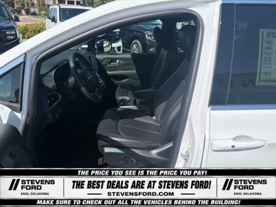 2025 Chrysler Pacifica Select