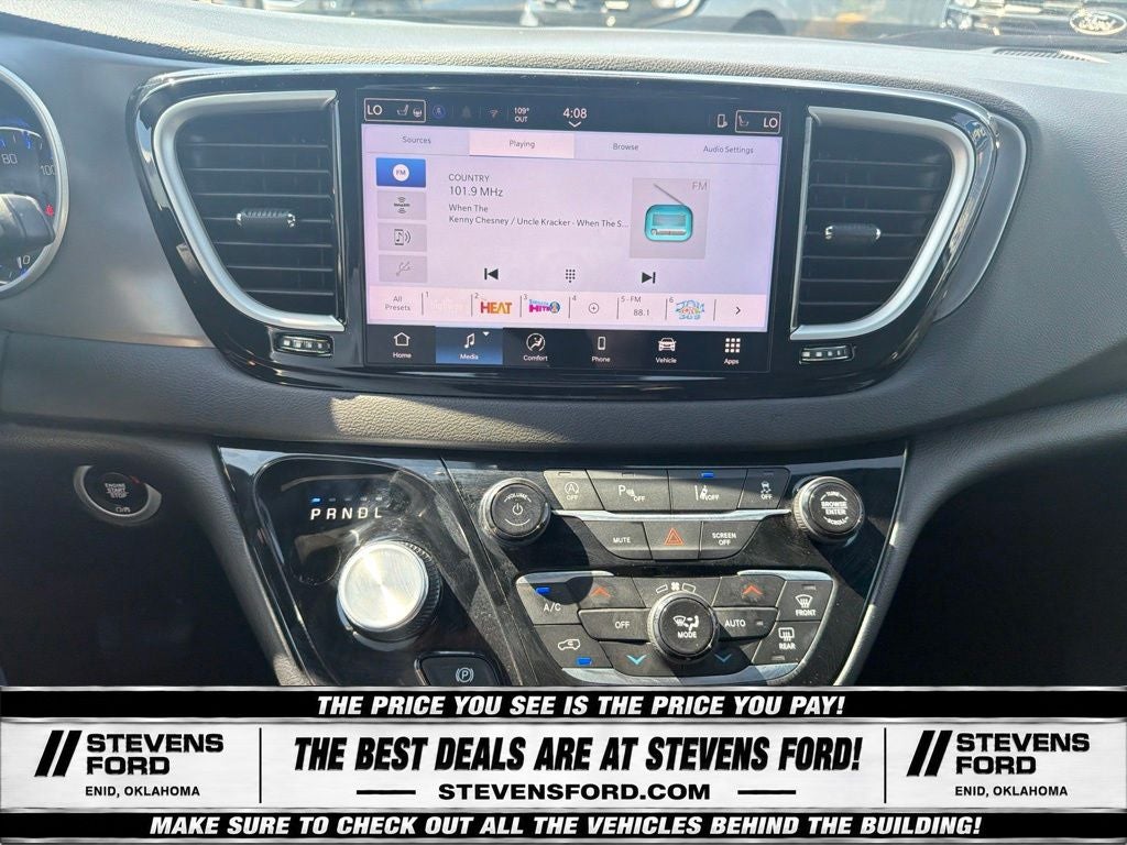 2025 Chrysler Pacifica Select