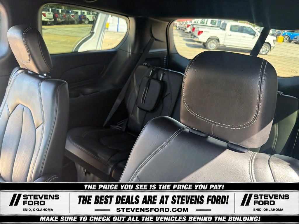 2025 Chrysler Pacifica Select