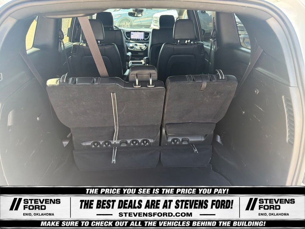 2025 Chrysler Pacifica Select