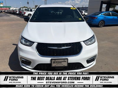 2025 Chrysler Pacifica Select