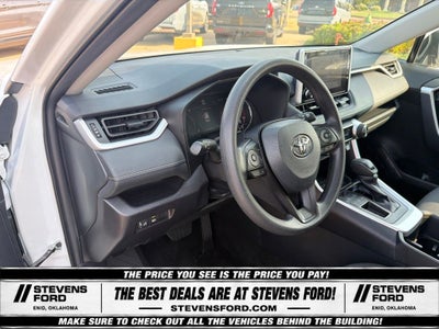 2025 Toyota RAV4 XLE