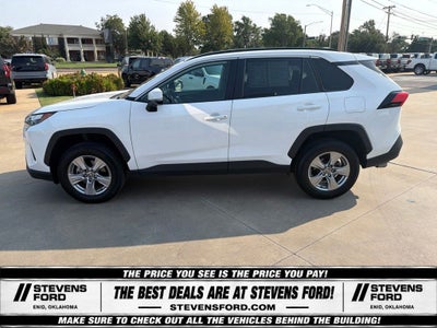 2025 Toyota RAV4 XLE