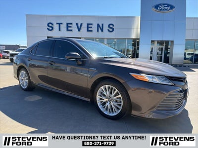 2020 Toyota Camry Hybrid XLE