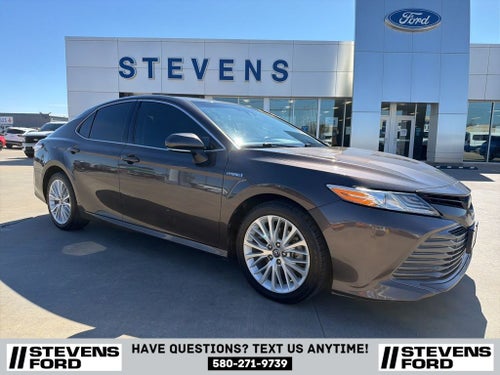 2020 Toyota Camry Hybrid XLE