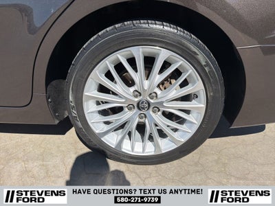 2020 Toyota Camry Hybrid XLE