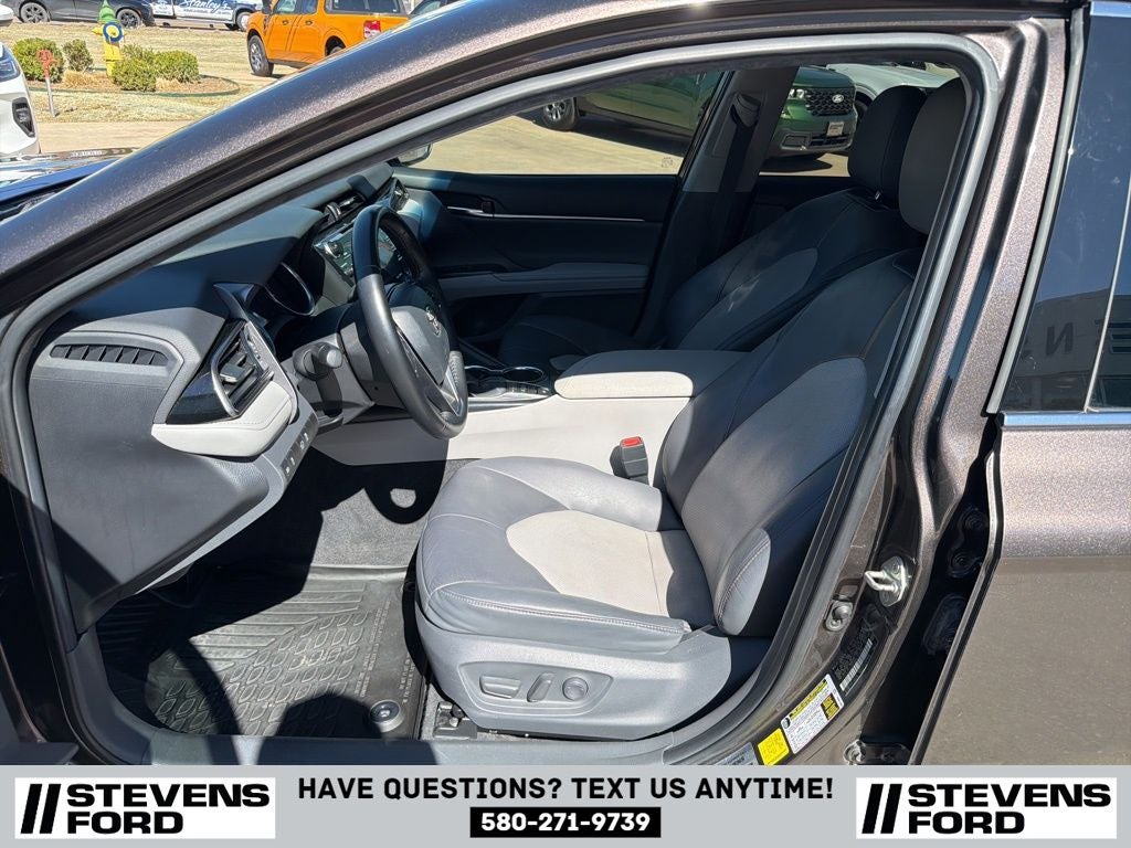 2020 Toyota Camry Hybrid XLE