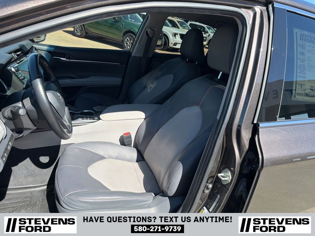 2020 Toyota Camry Hybrid XLE