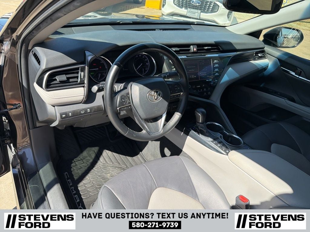 2020 Toyota Camry Hybrid XLE