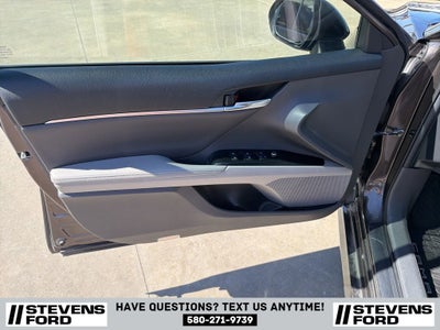 2020 Toyota Camry Hybrid XLE