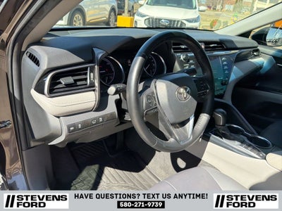 2020 Toyota Camry Hybrid XLE