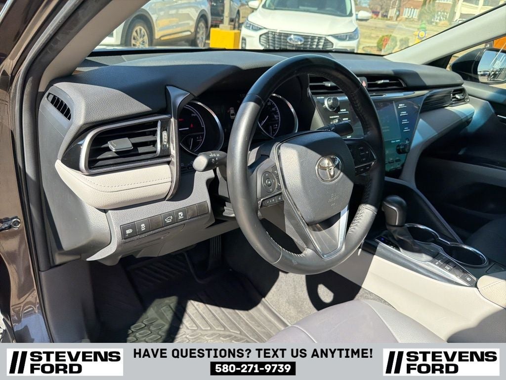 2020 Toyota Camry Hybrid XLE