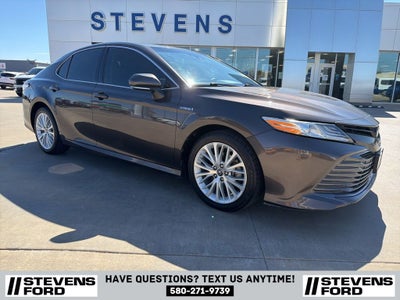 2020 Toyota Camry Hybrid XLE