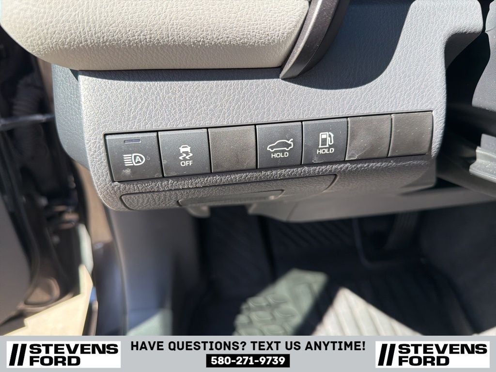 2020 Toyota Camry Hybrid XLE