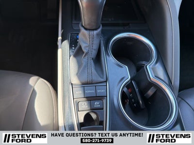 2020 Toyota Camry Hybrid XLE