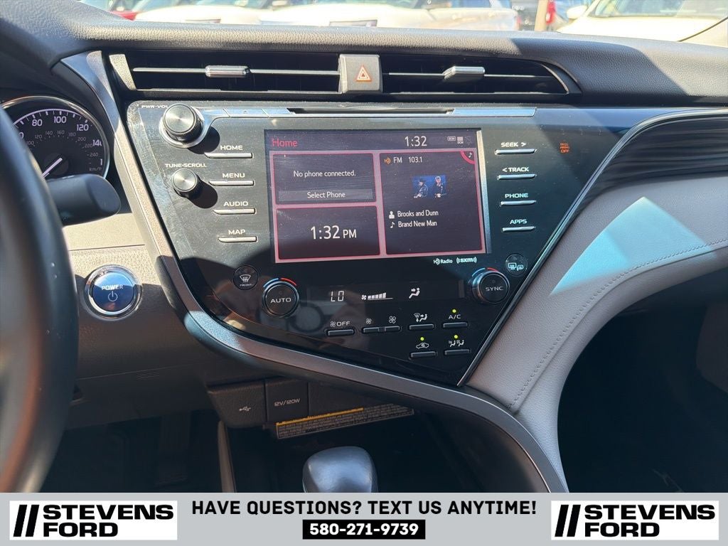 2020 Toyota Camry Hybrid XLE