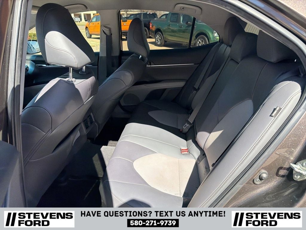 2020 Toyota Camry Hybrid XLE