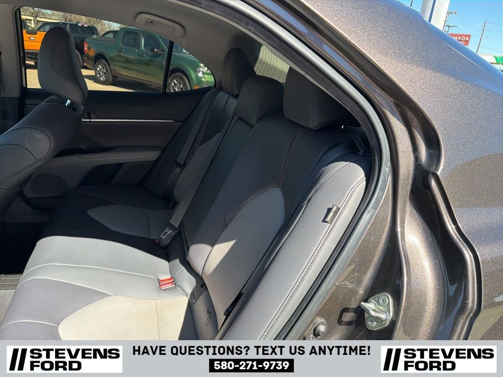 2020 Toyota Camry Hybrid XLE