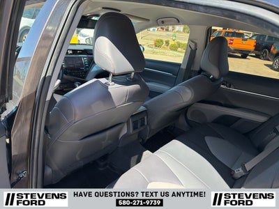 2020 Toyota Camry Hybrid XLE