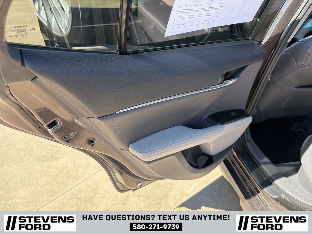 2020 Toyota Camry Hybrid XLE