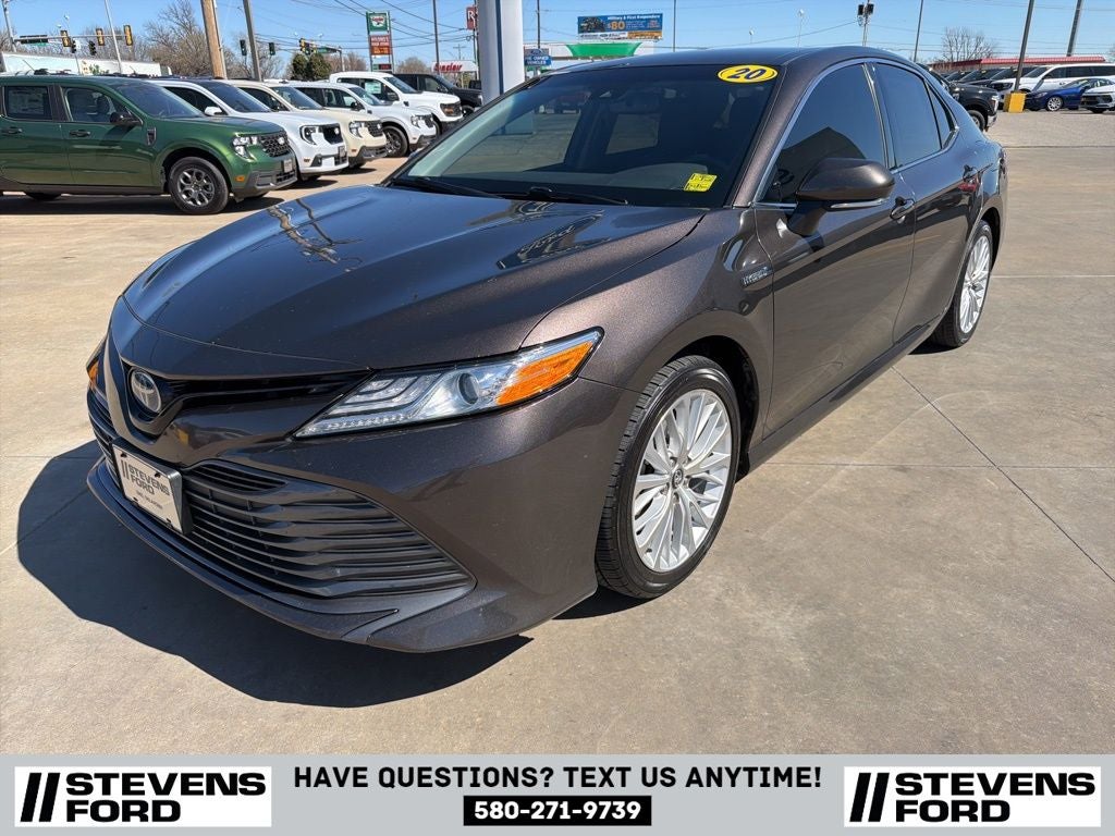 2020 Toyota Camry Hybrid XLE