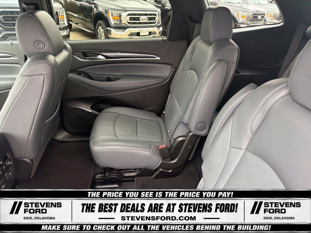 2022 Buick Enclave Essence