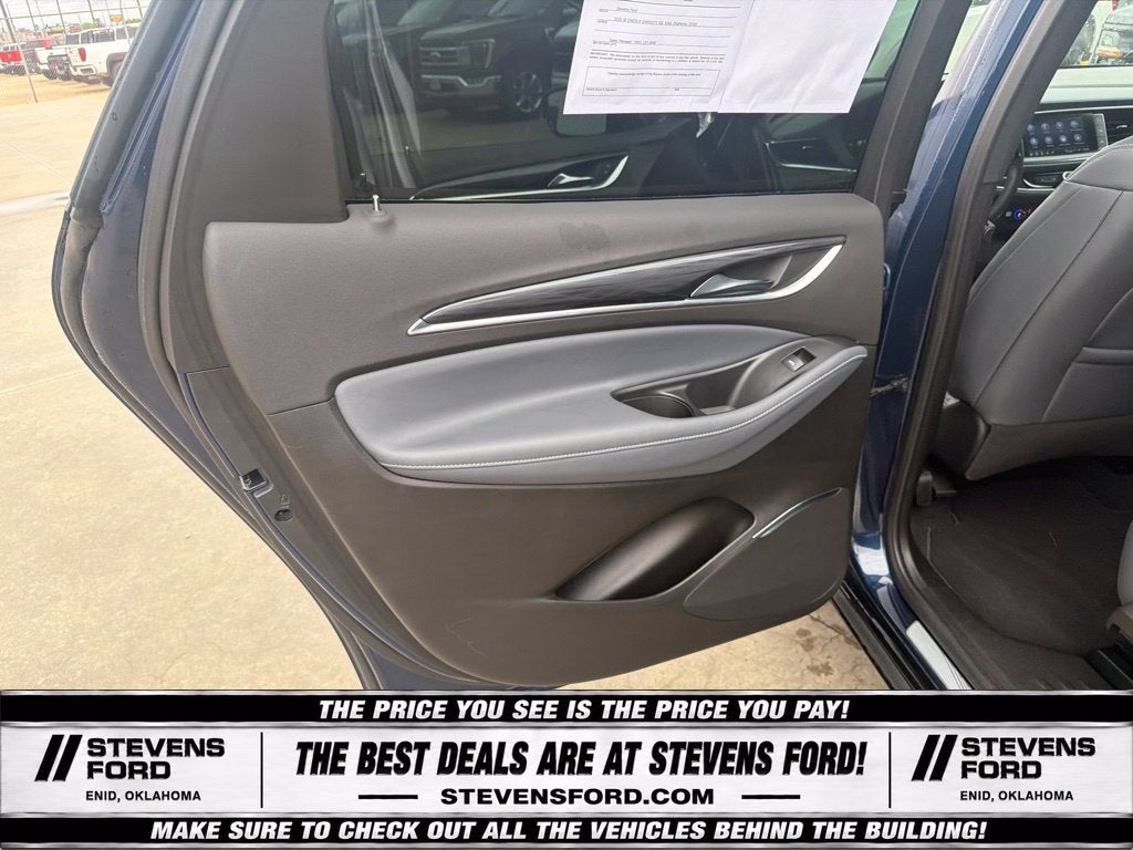 2022 Buick Enclave Essence