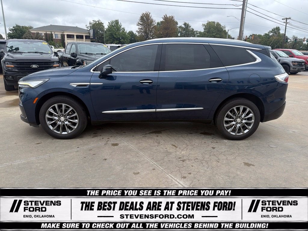 2022 Buick Enclave Essence